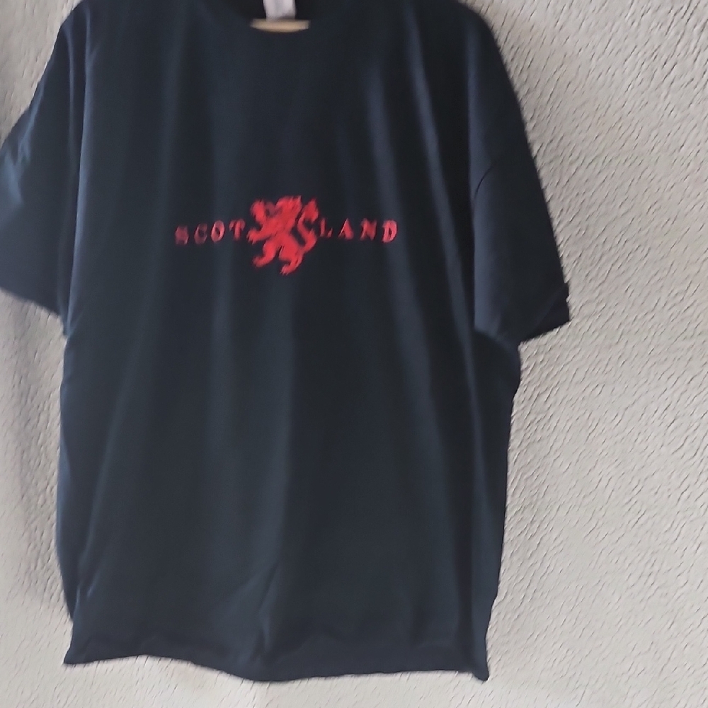 .Gildan Black Tee with Red Scotland Design